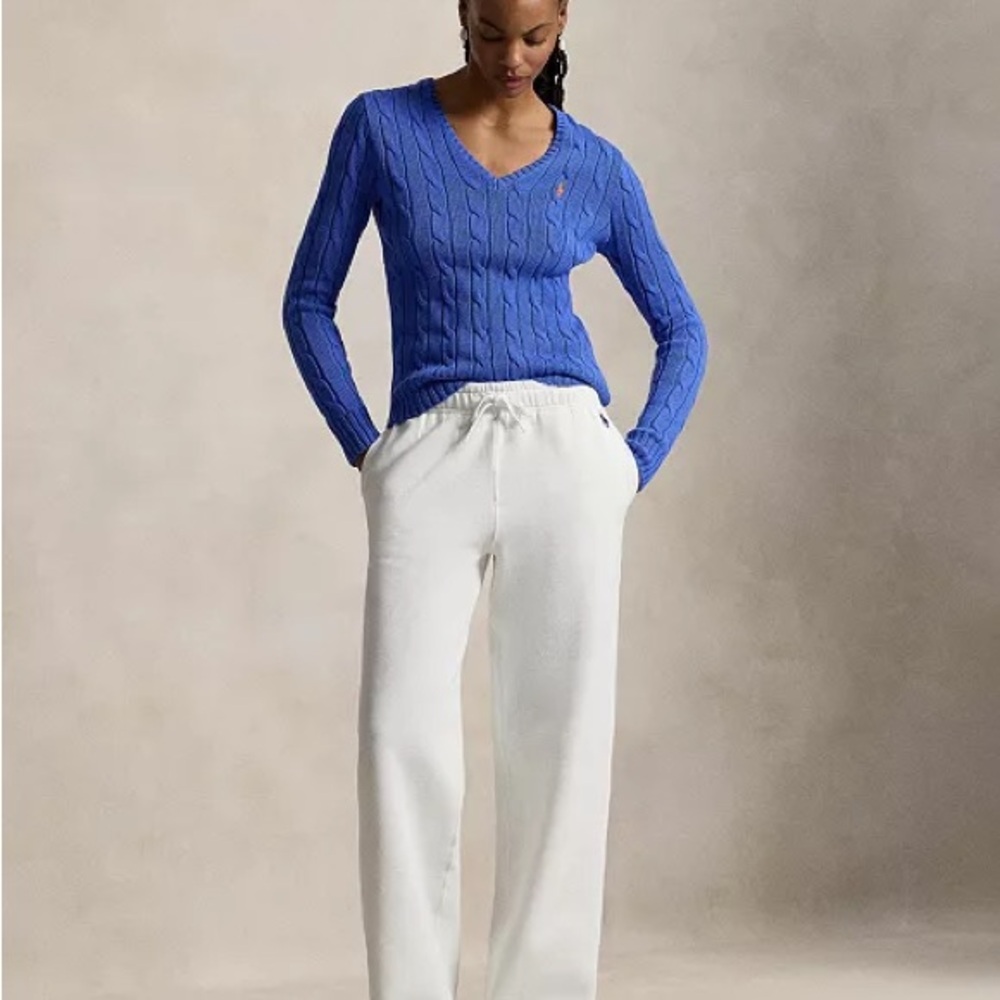 Polo Ralph Lauren EUC
Women's Cable-Knit Cotton V-Neck Sweater